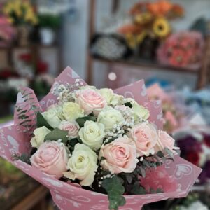 Pembe Beyaz Güllü Buket